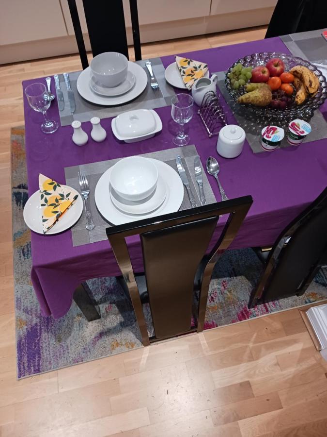 Bodlondeb Castle Bed & Breakfast { Central Llandudno} 外观 照片