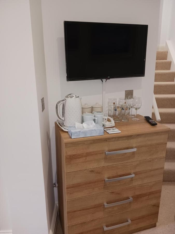 Bodlondeb Castle Bed & Breakfast { Central Llandudno} 外观 照片