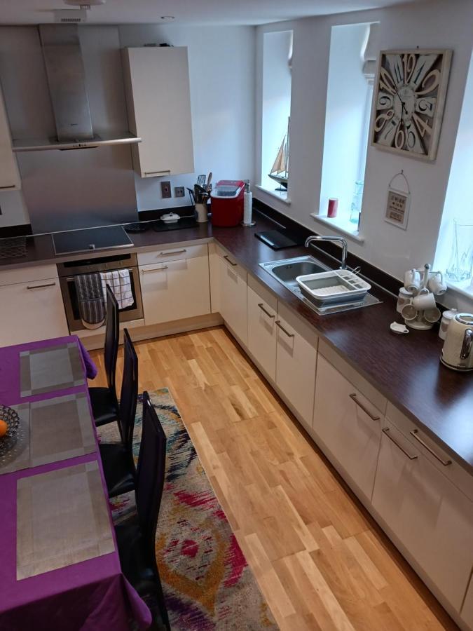 Bodlondeb Castle Bed & Breakfast { Central Llandudno} 外观 照片