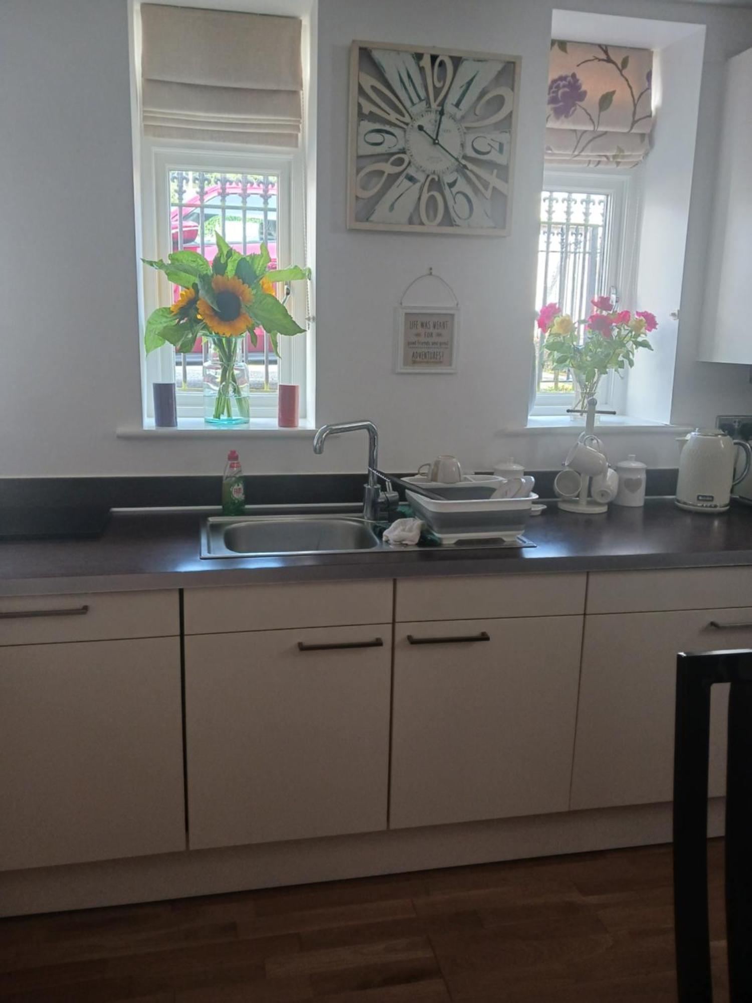 Bodlondeb Castle Bed & Breakfast { Central Llandudno} 外观 照片