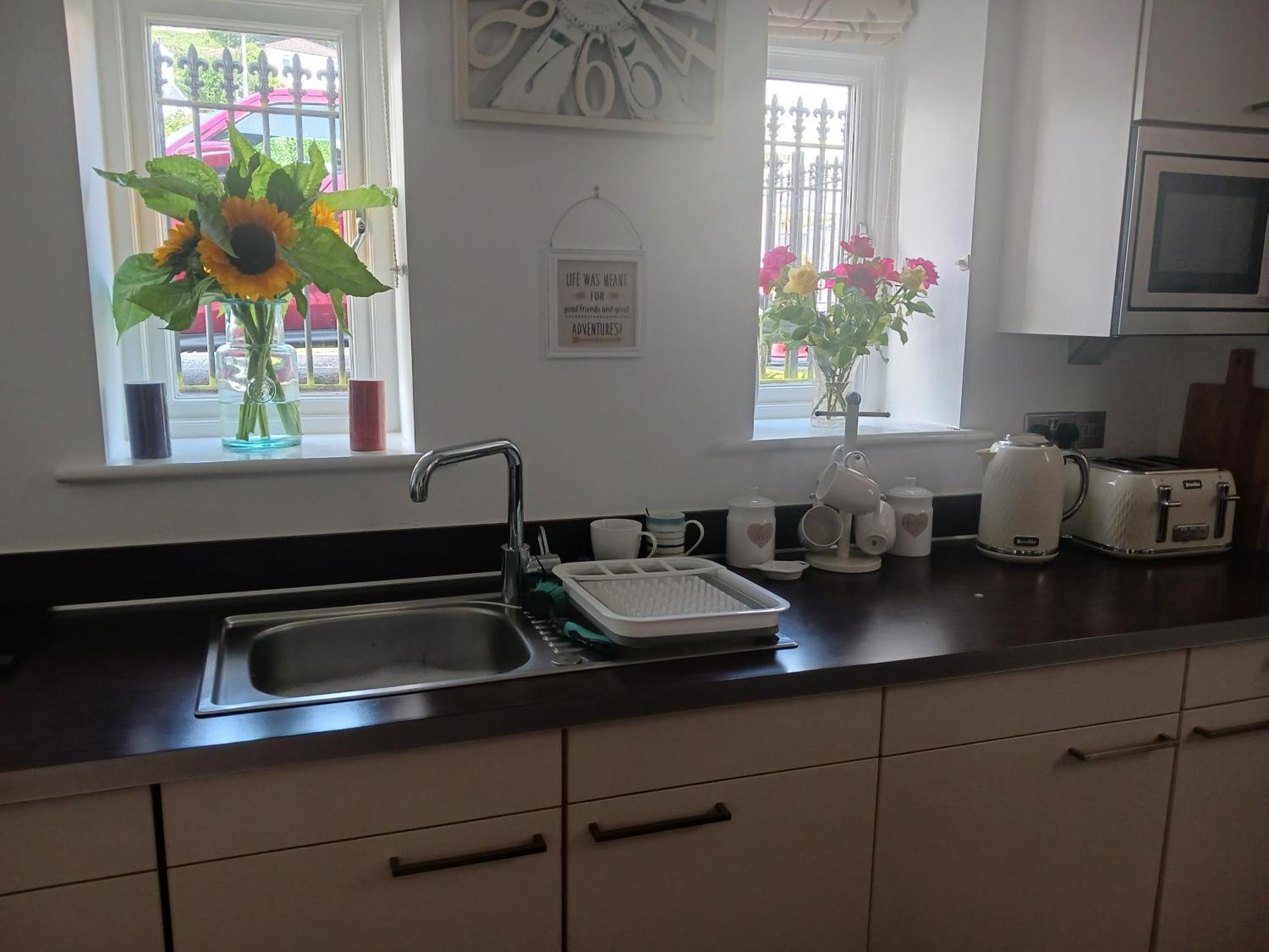 Bodlondeb Castle Bed & Breakfast { Central Llandudno} 外观 照片
